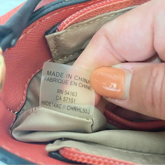 Calvin Klein Small Tote Crossbody Purse in Baby Pink - Picture 15 of 15